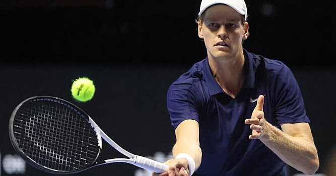 «Шлем шести королей». Синнер обыграл Джоковича, Алькарас вышел в финал