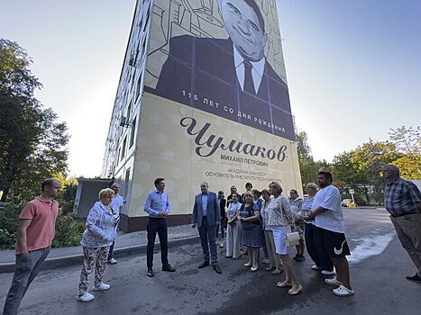 Депутат Козлов: работы по созданию мурала в честь 115-летия вирусолога Чумакова завершены