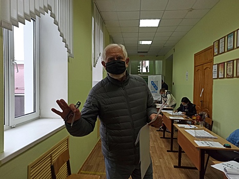 Создатель “Джазовой провинции” проголосовал в курской школе №2