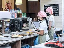 В Петербурге возобновляют работу фуд-корты и аттракционы