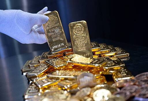 Стоимость золота обвалилась на фоне договоренностей США и Китая