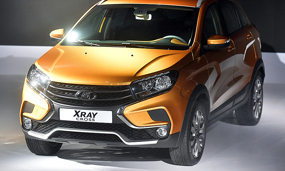 На третьей строчке еще одна российская модель. Lada Xray в 2020 году потеряла почти 30% покупателей.