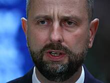 Самолет министра обороны Польши столкнулся с неисправностью в полете