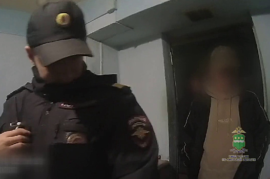 В Благовещенске ночью в общежитии задержали гражданина, который пытался на кухне сварить гашишное масло