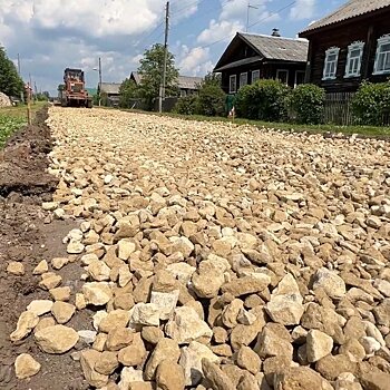 В поселке Ленинское пять улиц ремонтируют по «дорожному миллиарду»