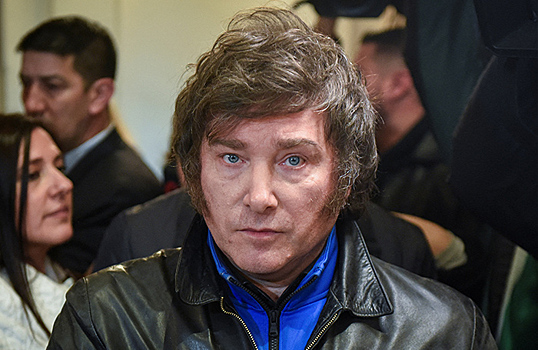 Из аутсайдеров в лидеры: кто такой Хавьер Милей и к чему он хочет привести Аргентину?