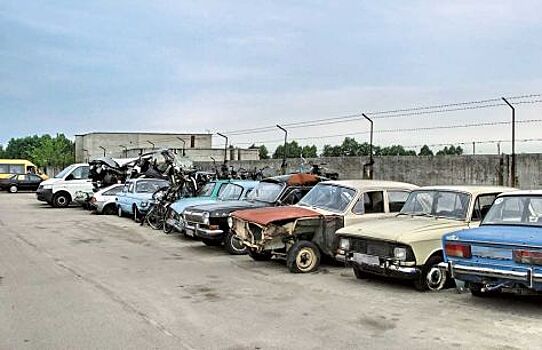 Штрафплощадка не вправе удерживать автомобиль, принадлежащий предприятию