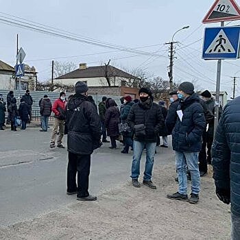 Работники судоремонтного завода взбунтовались в Мариуполе - видео