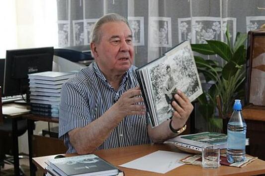 Пожилые жители Омска намерены подать в суд на Полежаева из-за прибавки к его пенсии