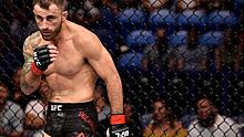 Боец Волкановски победил Сона на турнире UFC 273