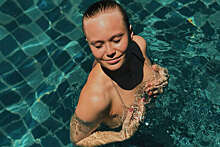 Гимнастка Мельникова выложила фото в купальнике из бассейна