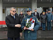 Петр Банников поздравил сотрудников Дзержинского пожарно-спасательного гарнизона с 95-летием