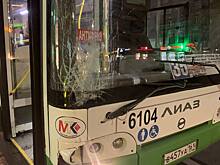 В Ростове на Московской пассажирский автобус сбил женщину