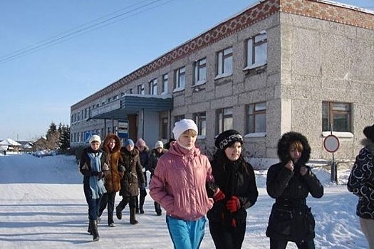 Свердловская школа заплатит ученику за сломанную руку