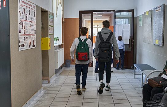 Свердловские 9-классники с понедельника вернутся в школы