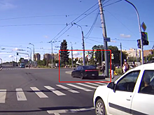 В Петербурге на видео попало, как женщина сделала сальто в воздухе в момент ДТП