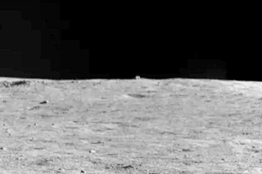 Исследователи объяснили происхождение "загадочной хижины" на Луне