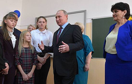 Путин поздравил с Днем знаний учеников школы Тулуна
