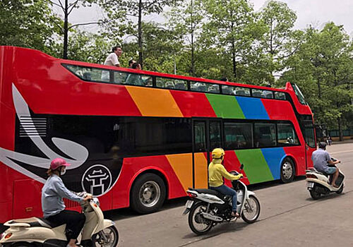 Автобусы с открытым верхом будут возить туристов по достопримечательностям столицы