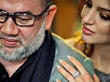 Экс-король Малайзии решил откупиться от Воеводиной