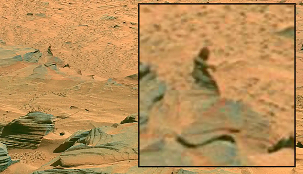 Еще одна марсианская статуя в виде женской фигуры. По крайней мере так считают уфологи