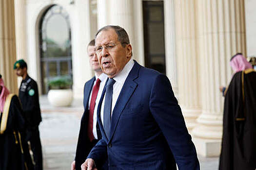 Лавров заявил, что помощь Украине достигла невероятных размеров