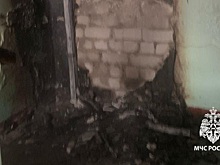 В Рязани в пятиэтажке в Приокском 9 человек тушили пожар из-за сигареты