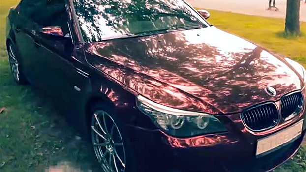 Основатель "Смотра.ру" избавится от золотого BMW X5 и вишневой M5