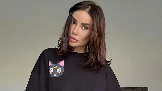 Айза призвала Полину и Романа сознаться в давнем романе