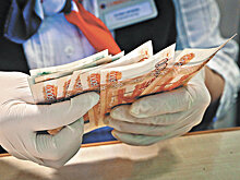 Экономист предупредил о рисках в случае раздачи денег россиянам