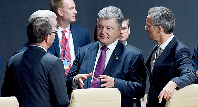 Порошенко инициировал срочный созыв комиссии Украина-НАТО