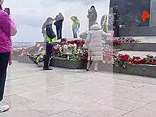 В Киеве задержали возлагавшую цветы к Вечному огню пенсионерку