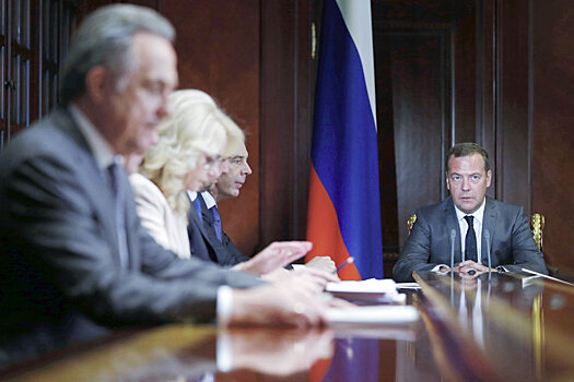 Медведев предупредил министров об ответственности за приоритетные проекты