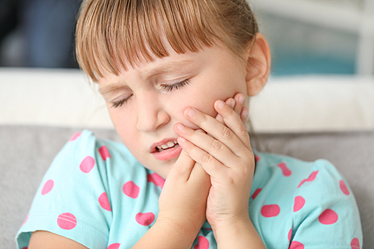 Что делать, если у ребенка проблема с зубом, а к врачу не попасть