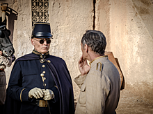 В сети вышел трейлер драмы «В ожидании варваров» с Деппом и Паттинсоном