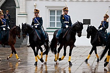 В Кремле открыли сезон развода конных и пеших караулов