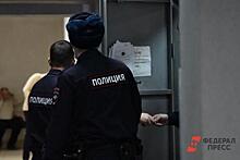 Неизвестные наложили под дверью петербургских активисток зловонных фекалий
