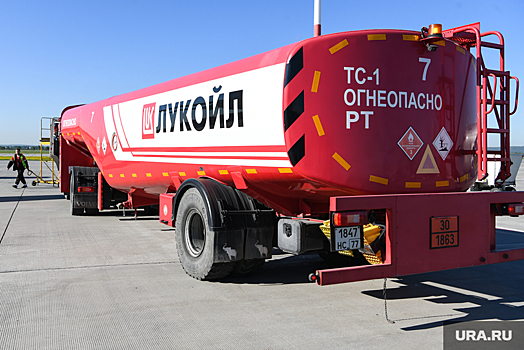 Болгария рискует остаться без нефти, взяв контроль над заводом «Лукойла»