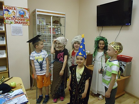 «Рождественский переполох» ждет юных читателей в библиотеке на Лухмановской
