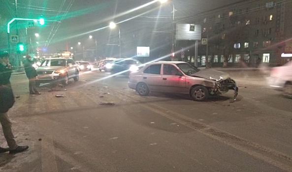 В центре Волгограда троллейбусы не могут проехать из-за ДТП