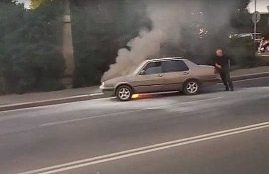 На ул. Киевской при движении загорелся автомобиль