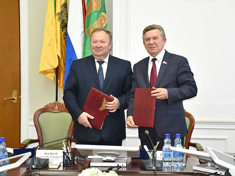 Волков и Котов подписали соглашение о социальном партнерстве