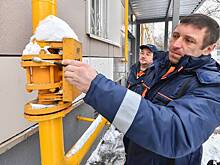 Грузовик въехал в стену жилого дома на юго-востоке Москвы, повредив газовую трубу