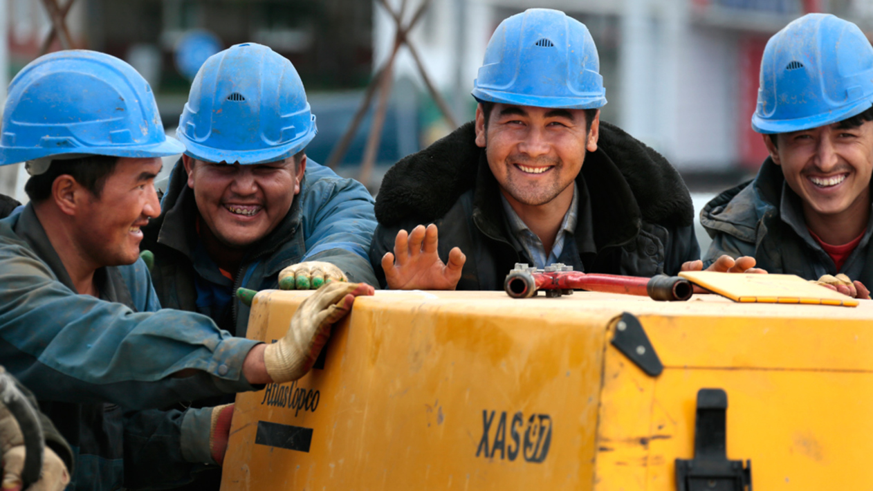 Рабочая сила мигранты. Китай рабочие. Китайцы в казахстане. Иностранные рабочие 2023 год. День труда рк.