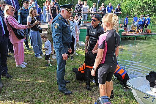 Около трех тысяч волонтеров помогают столичным пожарным и спасателям