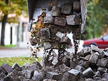 С Павлика Морозова окончательно убирают брусчатку