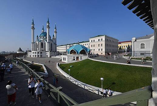 Чеченские мэры приехали в Казань на Aurus со своими гаишниками на Mercedes