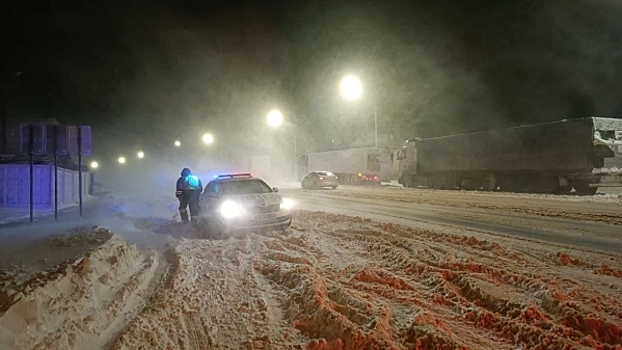 Волгоградские спасатели вызволили из снежного плена 35 человек