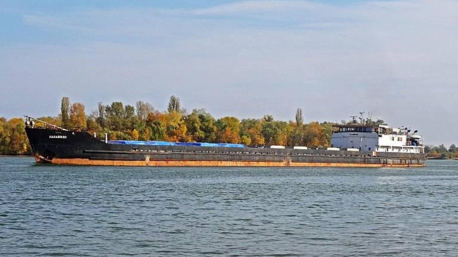 Грузовое судно село на мель в Нижегородской области