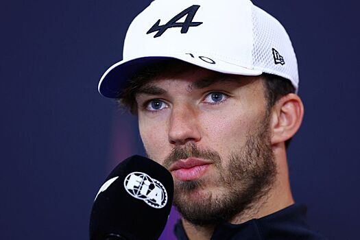 Гасли ответил на критику за фото на лыжах в «красной куртке Михаэля Шумахера»